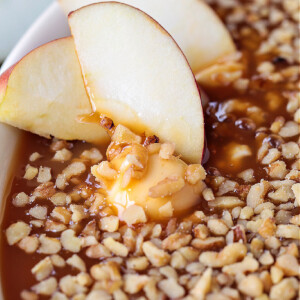 apple slices dipped in caramel apple dip
