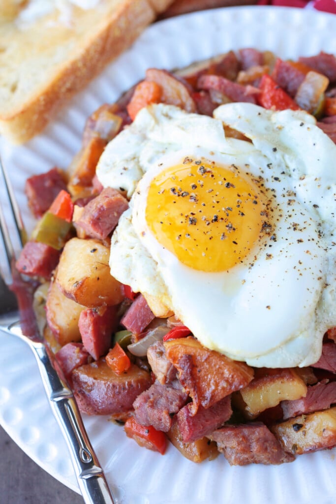 sunny side up egg on corned beef hash