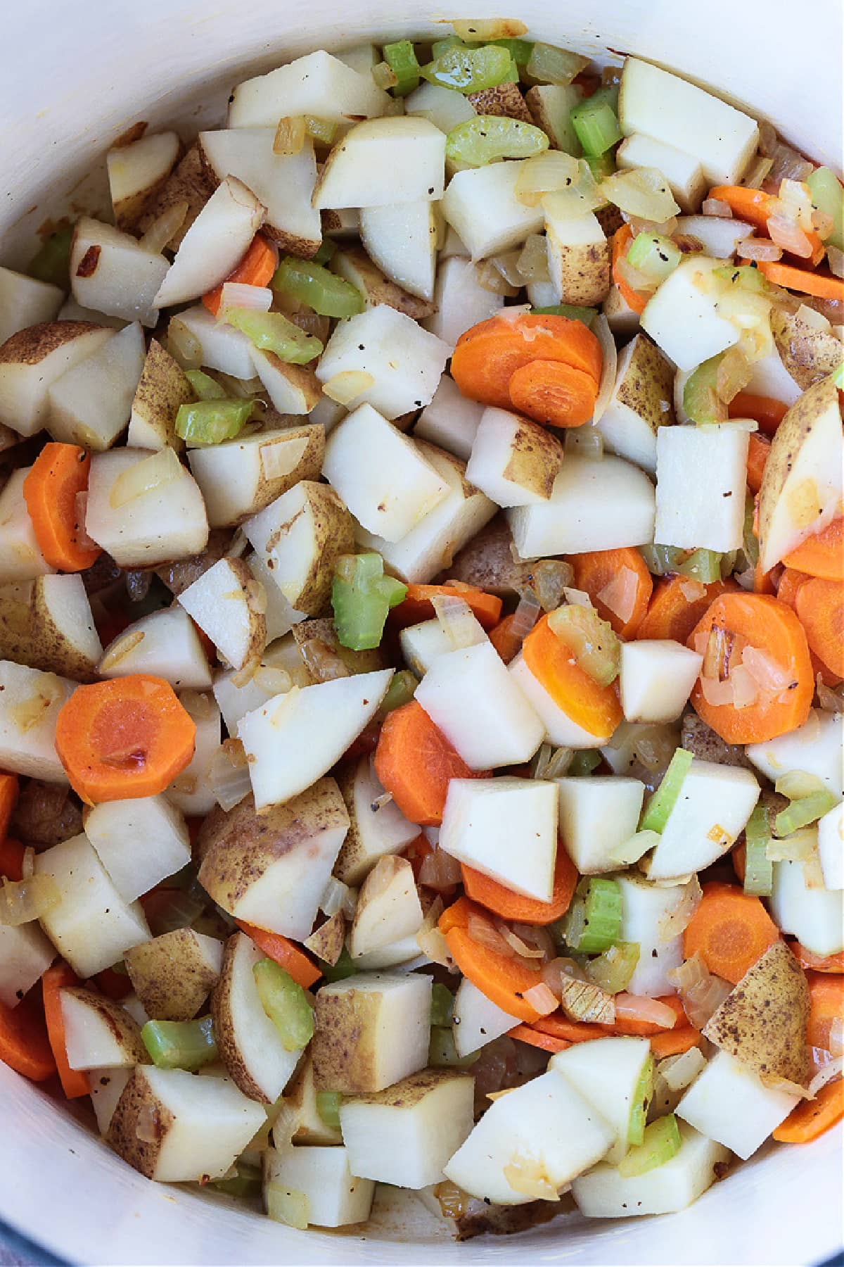 vegetables in a pot to make stew