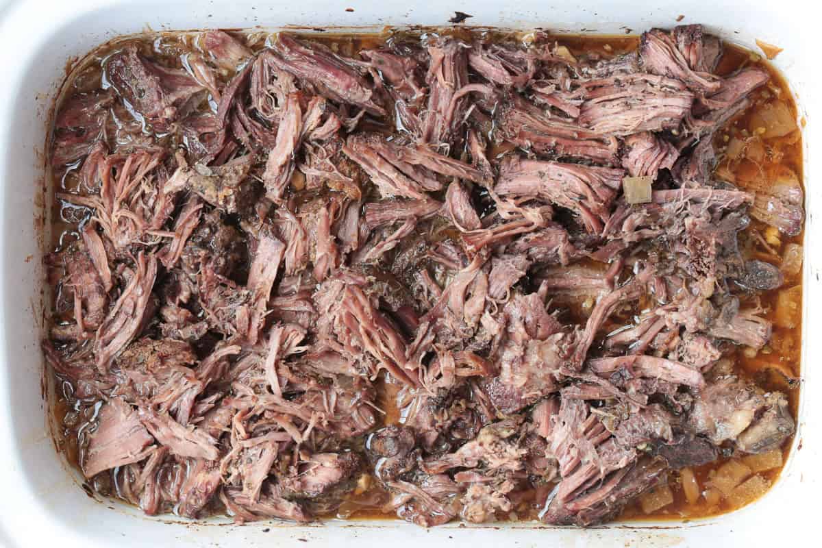 shredded beef in slow cooker
